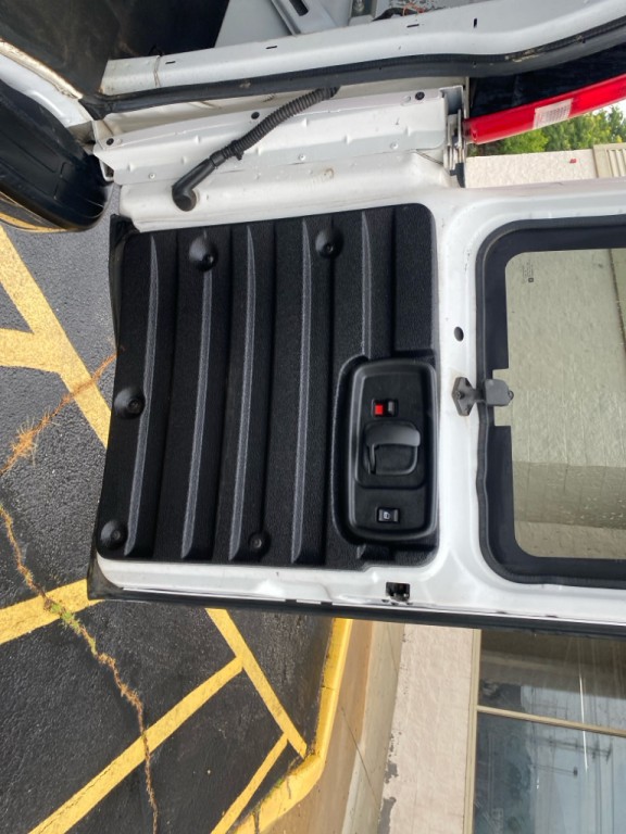 2018 Chevrolet Express Image 17