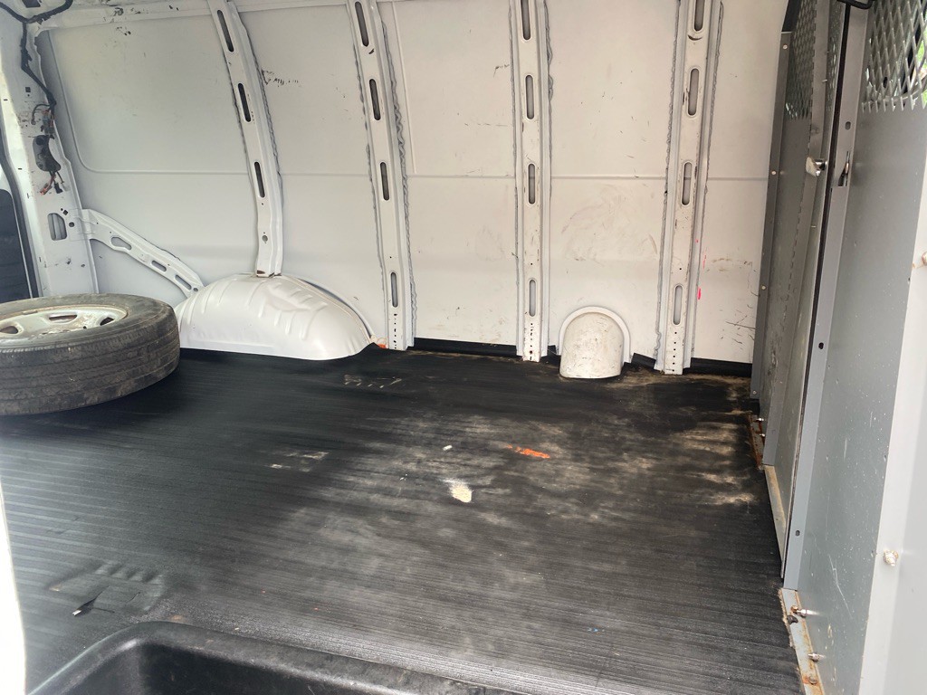 2018 Chevrolet Express Image 18