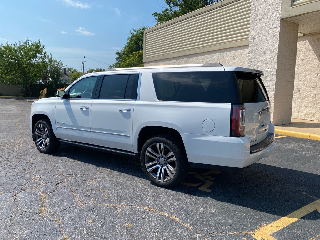 2018 GMC Yukon Image 3