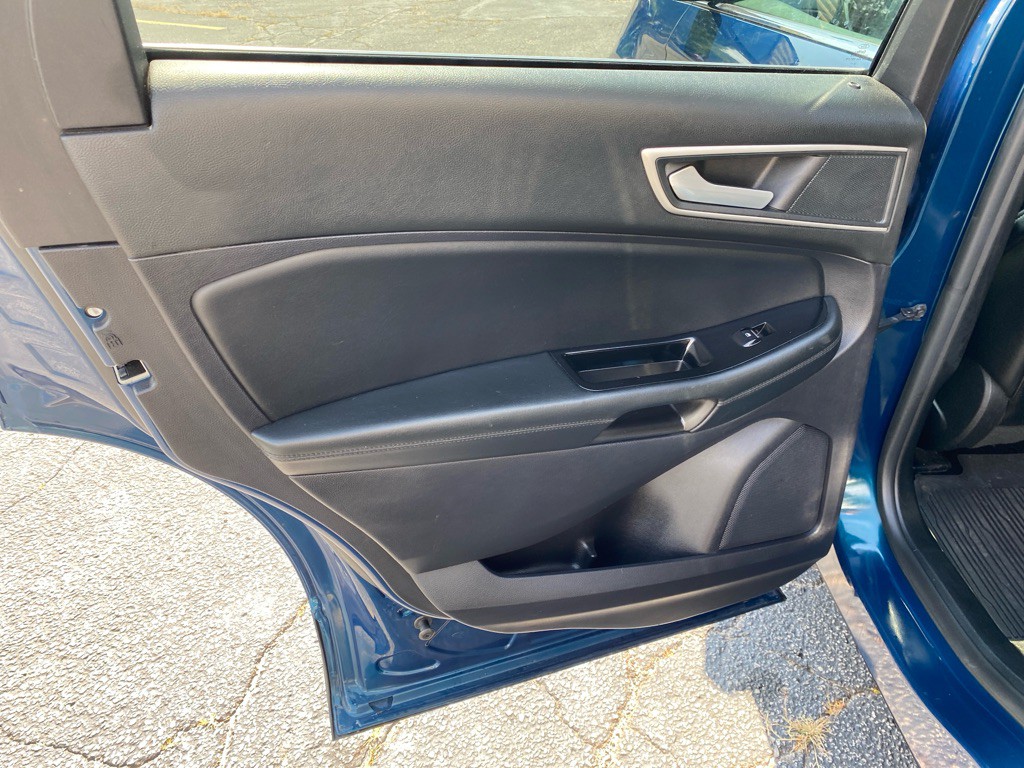 2020 Ford Edge Image 20