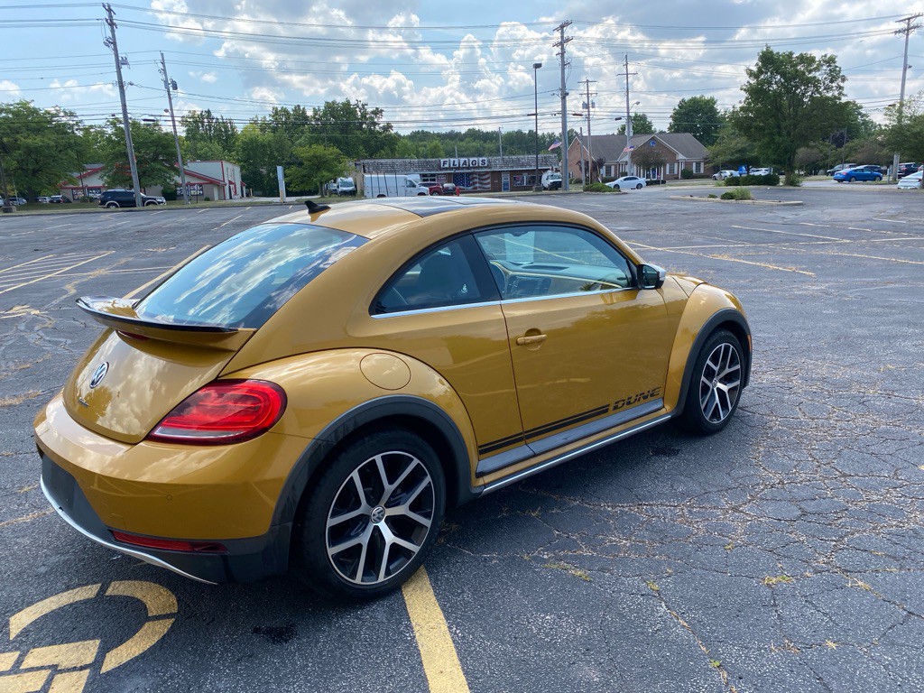 2016 Volkswagen Beetle Image 5