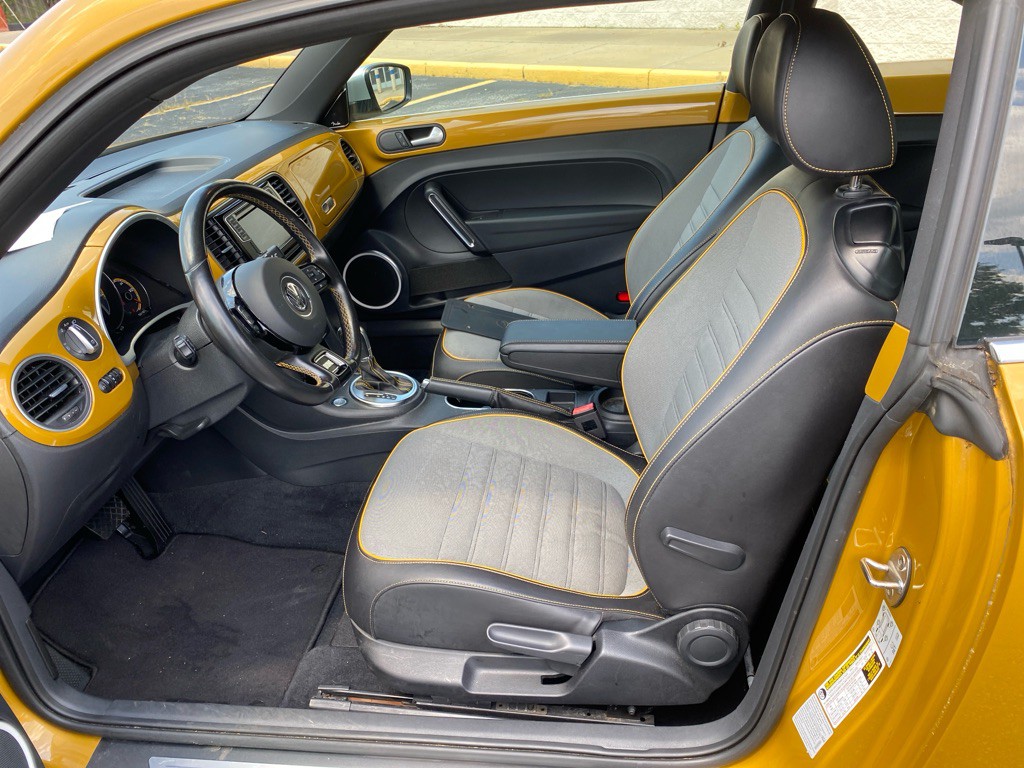 2016 Volkswagen Beetle Image 10