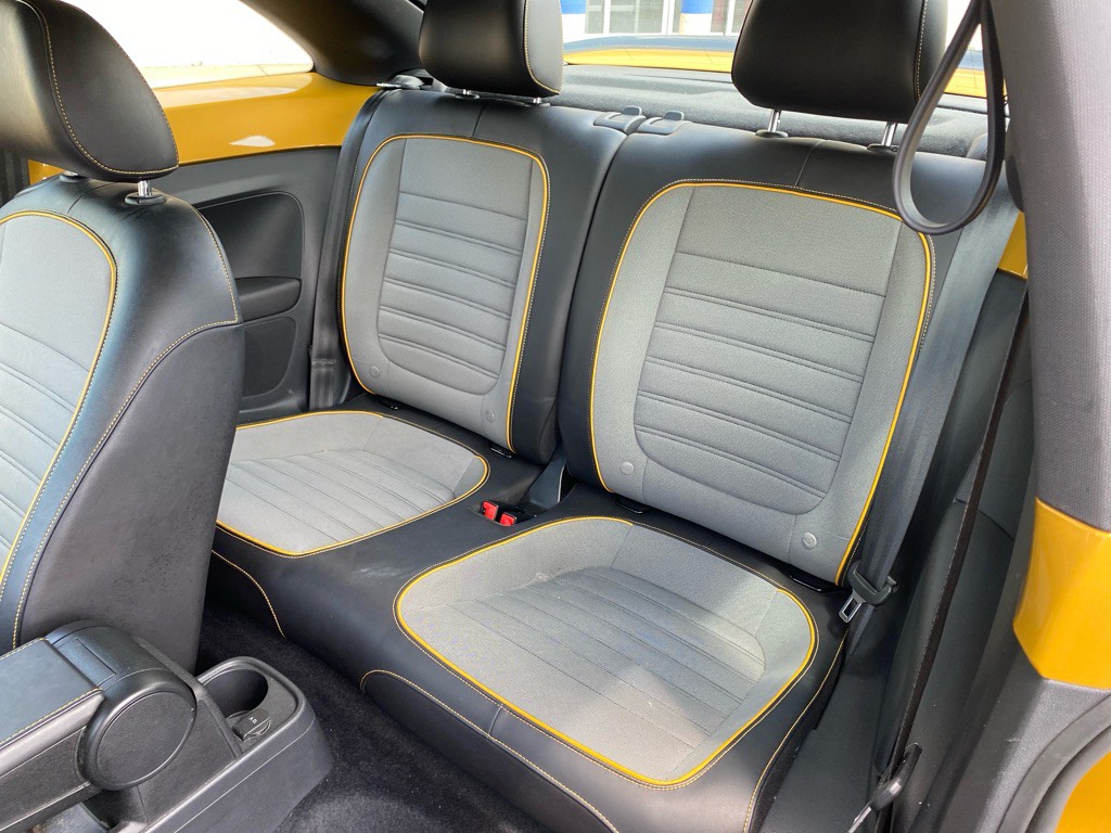 2016 Volkswagen Beetle Image 19