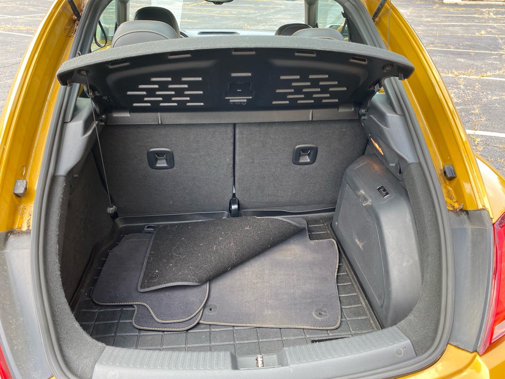 2016 Volkswagen Beetle Image 20