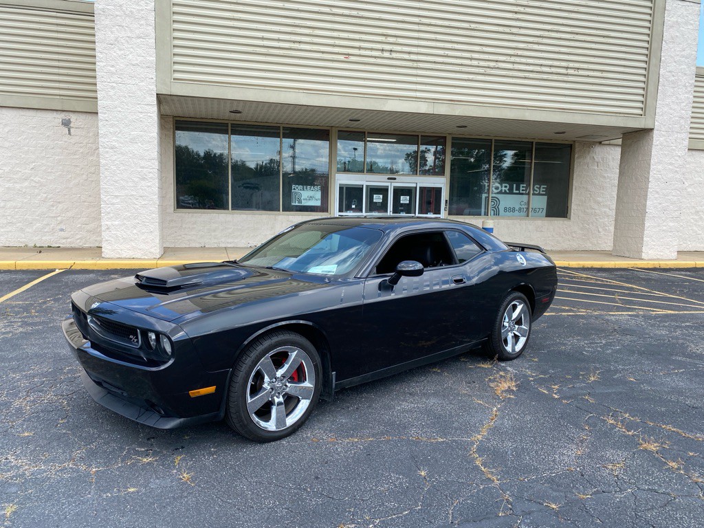 2010 Dodge Challenger Image 1