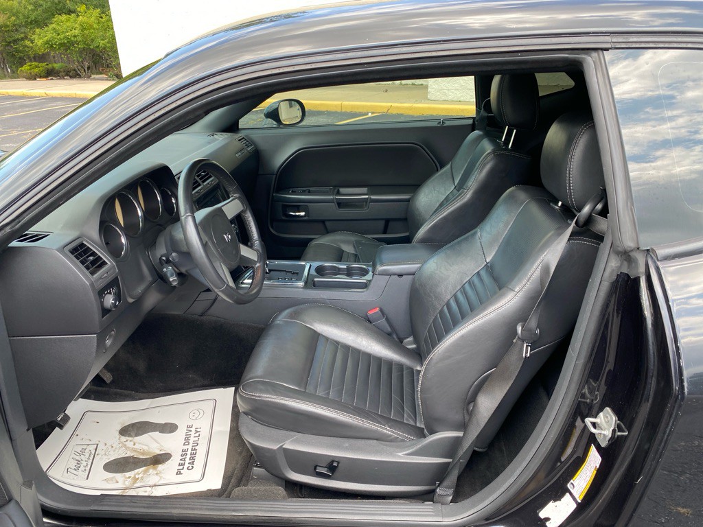 2010 Dodge Challenger Image 10