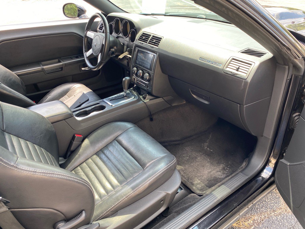 2010 Dodge Challenger Image 20