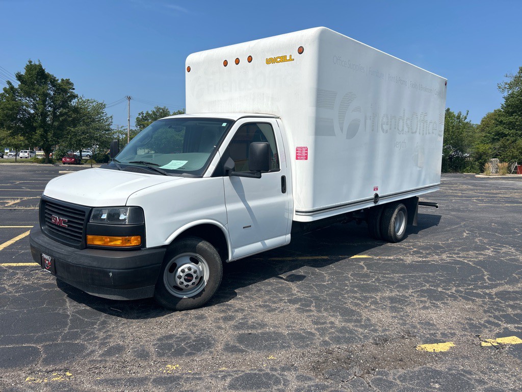 2018 GMC Savana Image 2