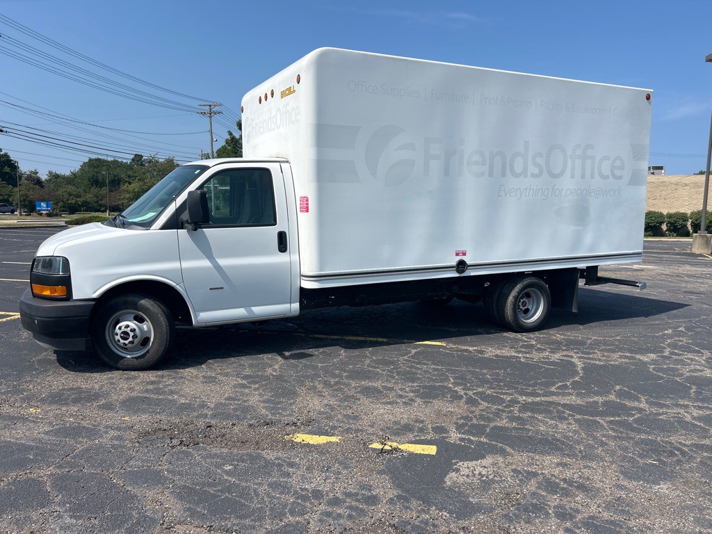 2018 GMC Savana Image 3