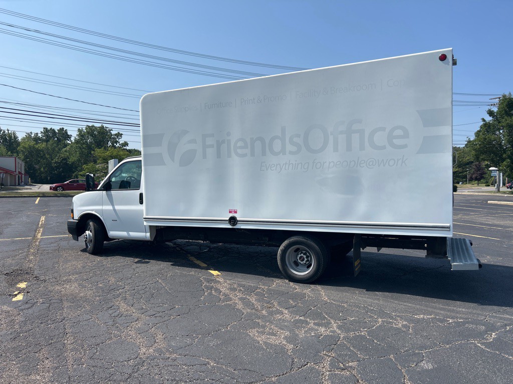 2018 GMC Savana Image 5