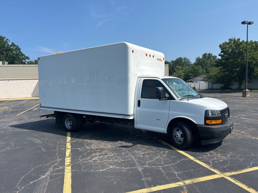 2018 GMC Savana Image 13