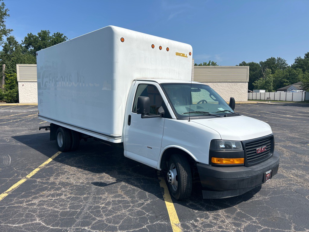 2018 GMC Savana Image 14