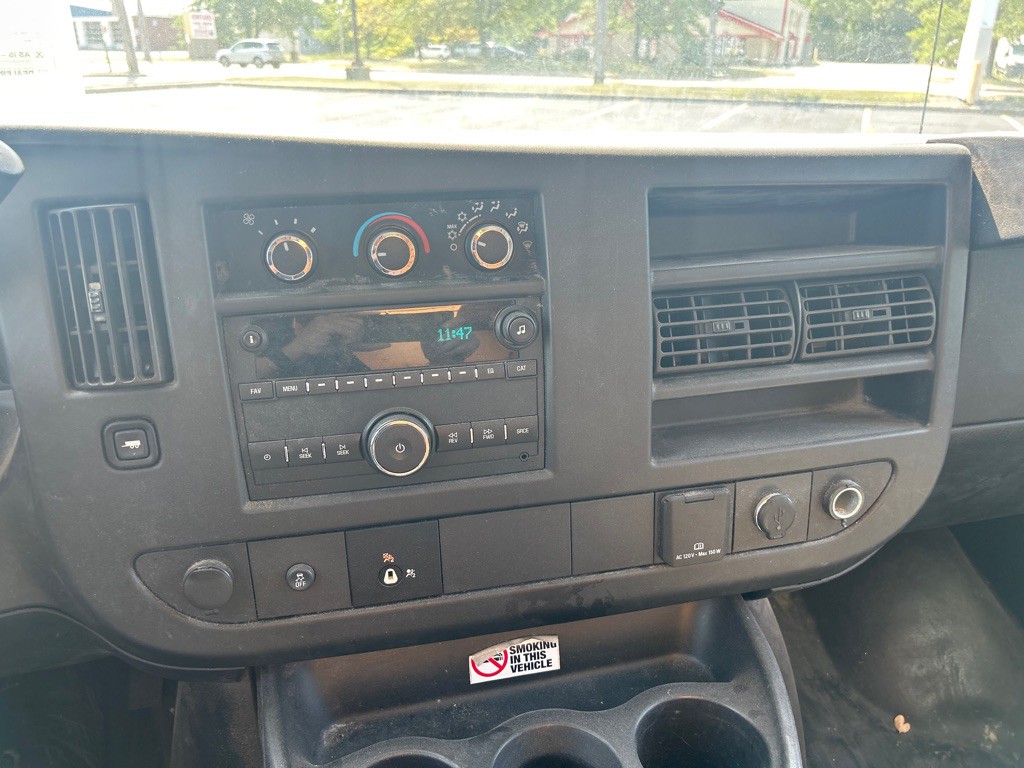 2018 GMC Savana Image 20