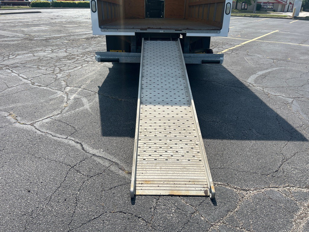 2018 GMC Savana Image 22
