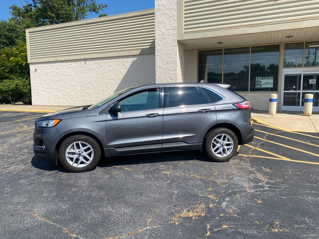 2021 Ford Edge Image 2