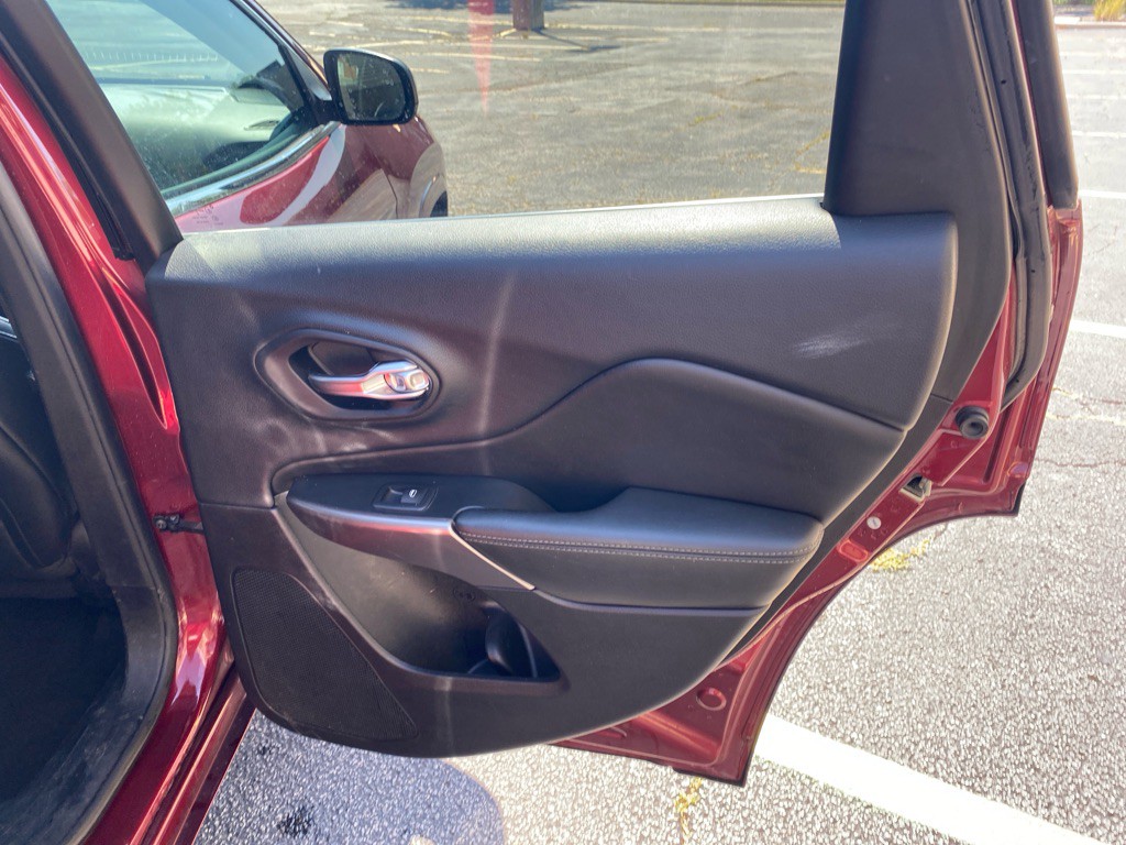 2019 Jeep Cherokee Image 22