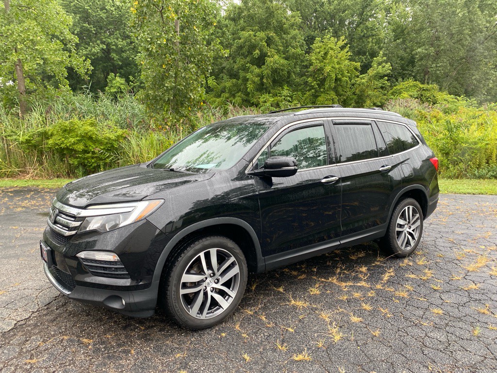 2017 Honda Pilot Image 1