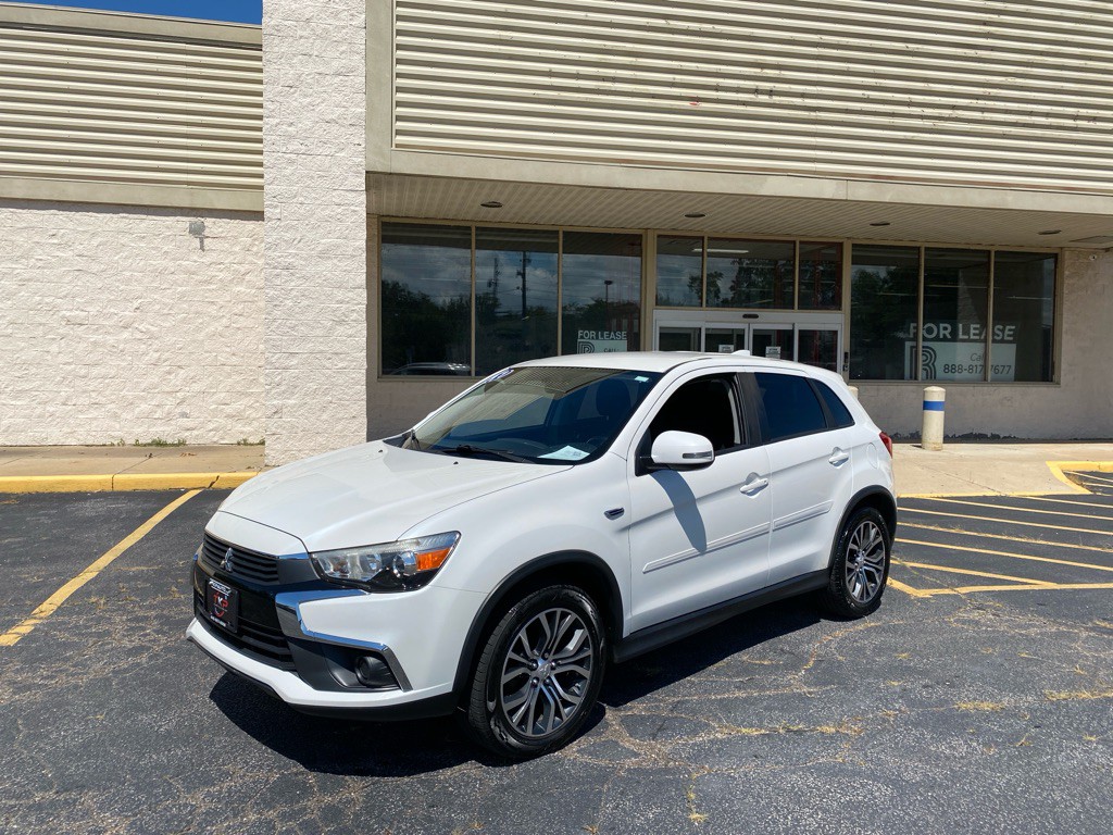 2017 Mitsubishi Outlander Image 1