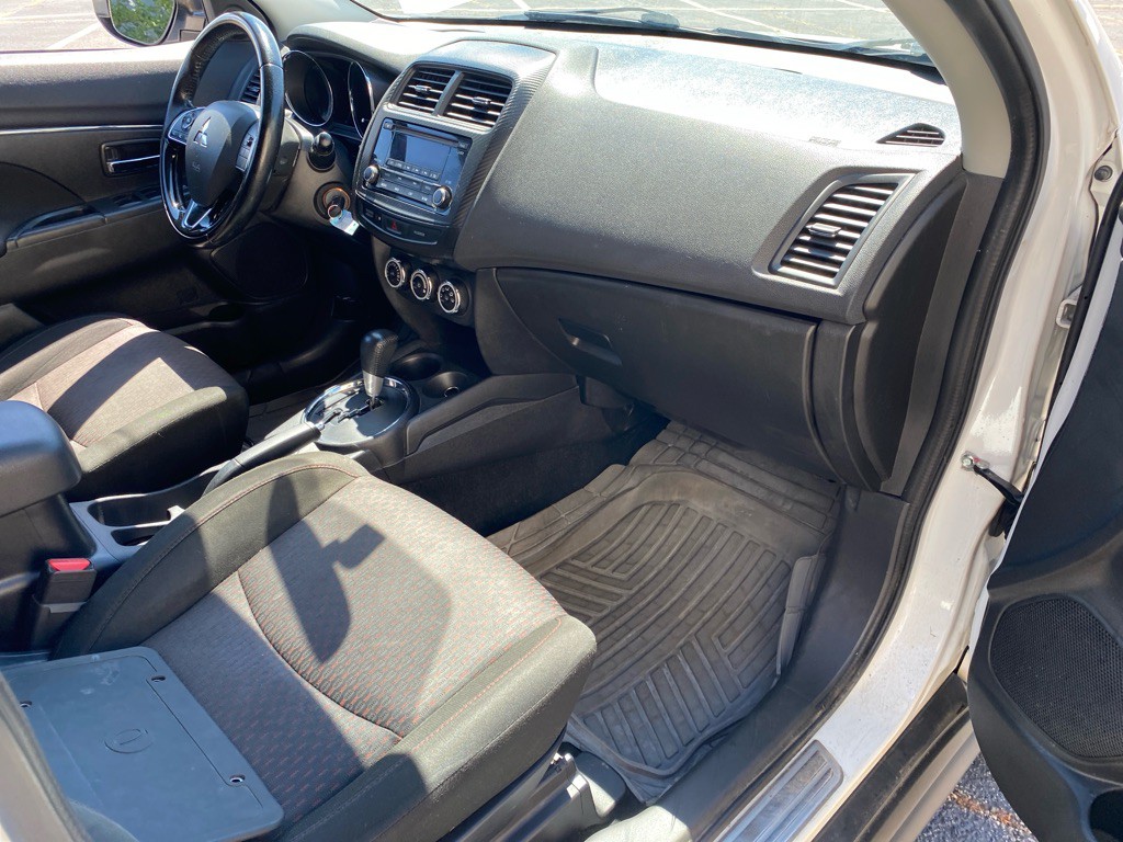 2017 Mitsubishi Outlander Image 22