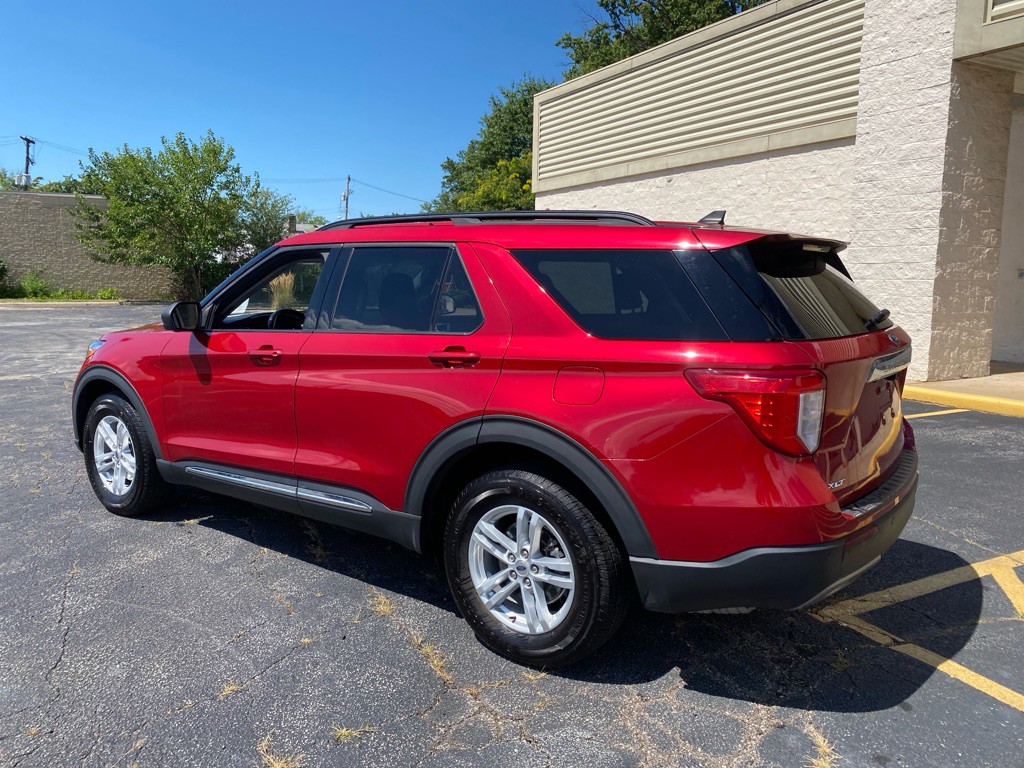 2021 Ford Explorer Image 3