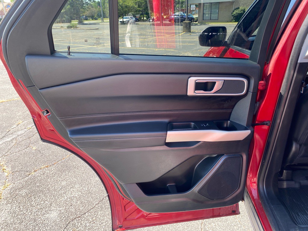 2021 Ford Explorer Image 21