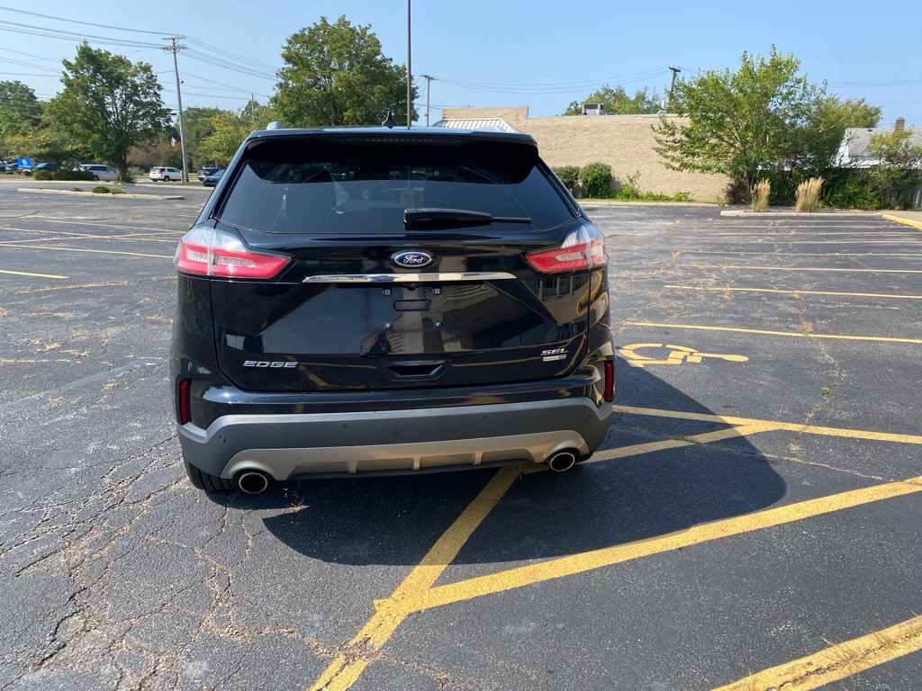 2020 Ford Edge Image 4