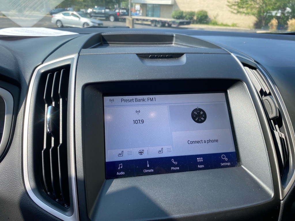 2020 Ford Edge Image 13