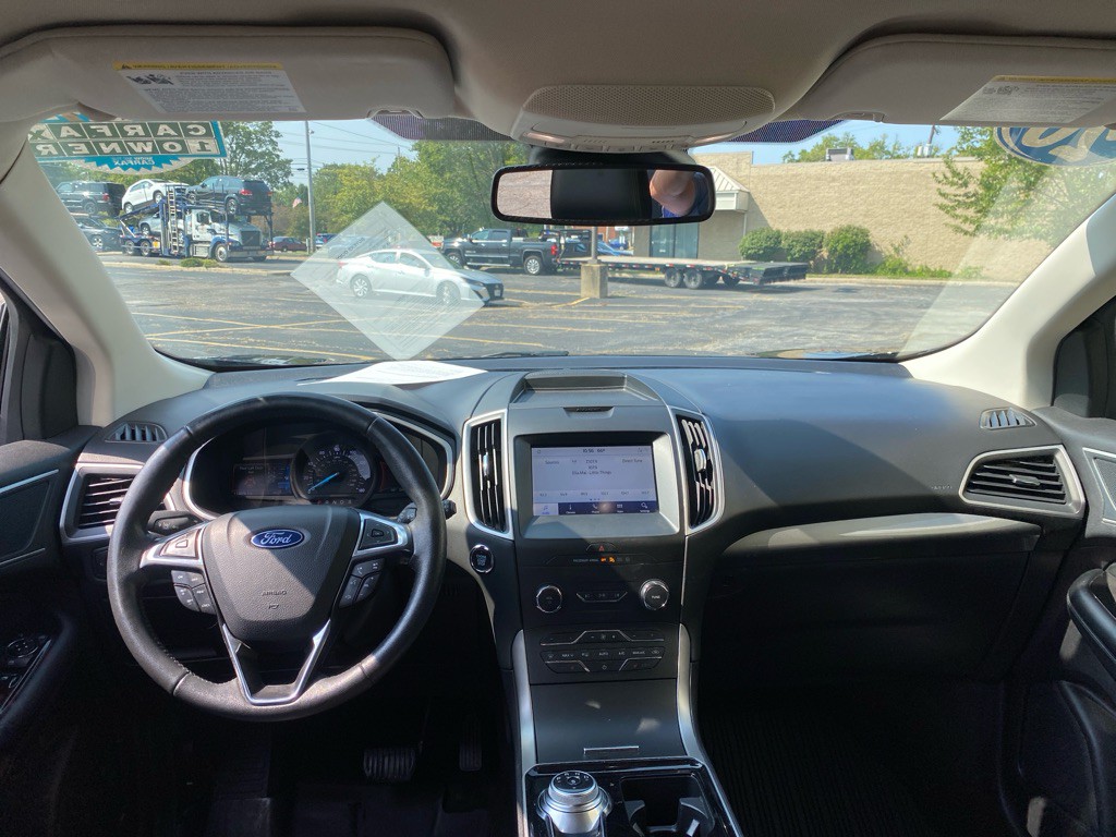 2020 Ford Edge Image 17