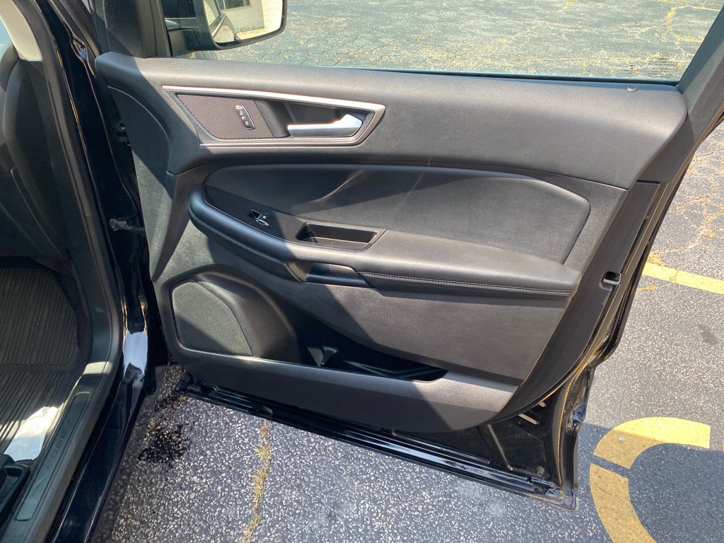 2020 Ford Edge Image 24