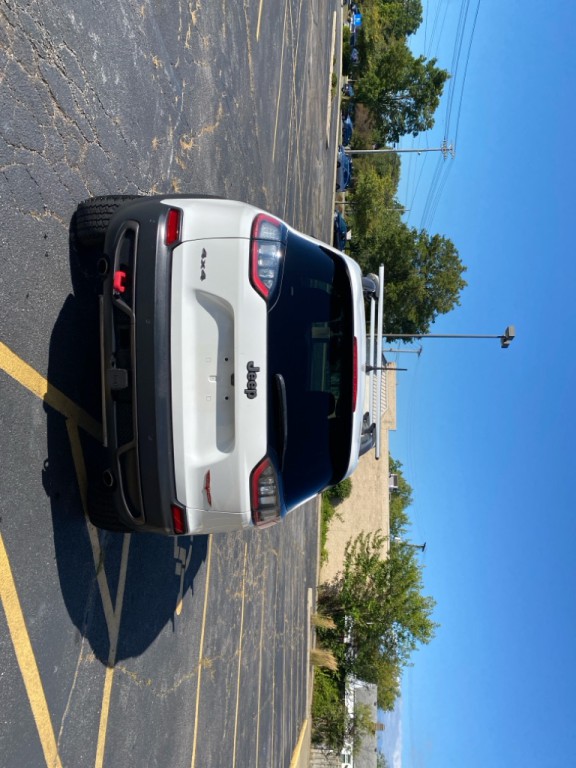 2019 Jeep Cherokee Image 4
