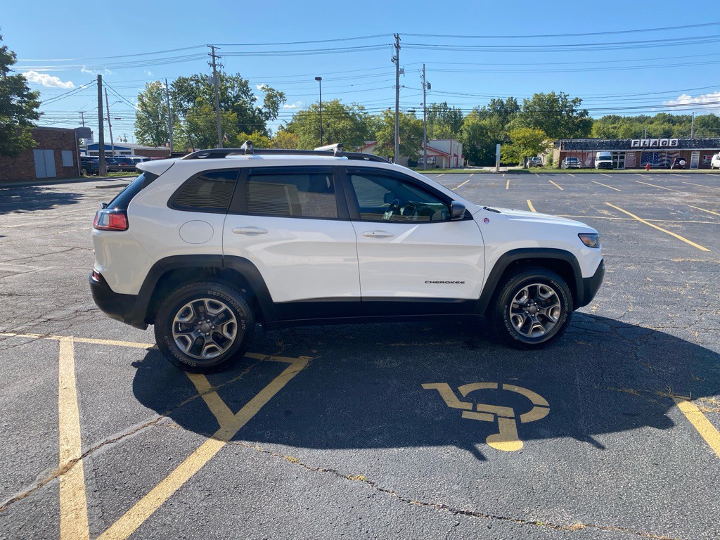 2019 Jeep Cherokee Image 6