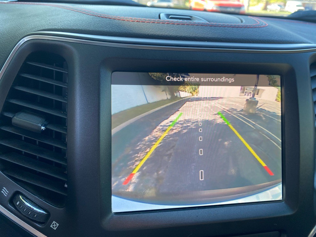 2019 Jeep Cherokee Image 15