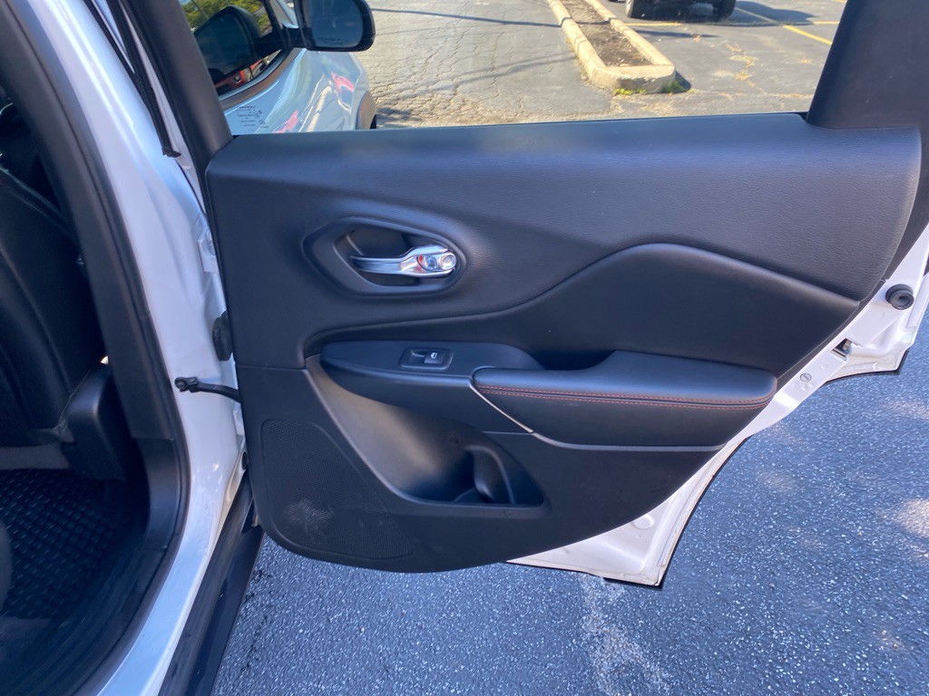 2019 Jeep Cherokee Image 22