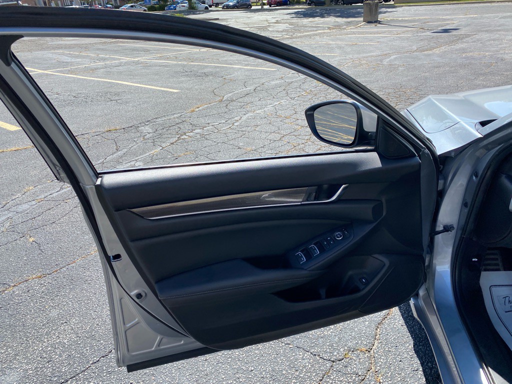 2019 Honda Accord Image 10