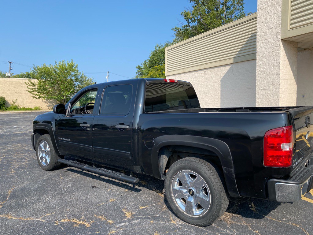 2011 Chevrolet Silverado 1500 Image 3
