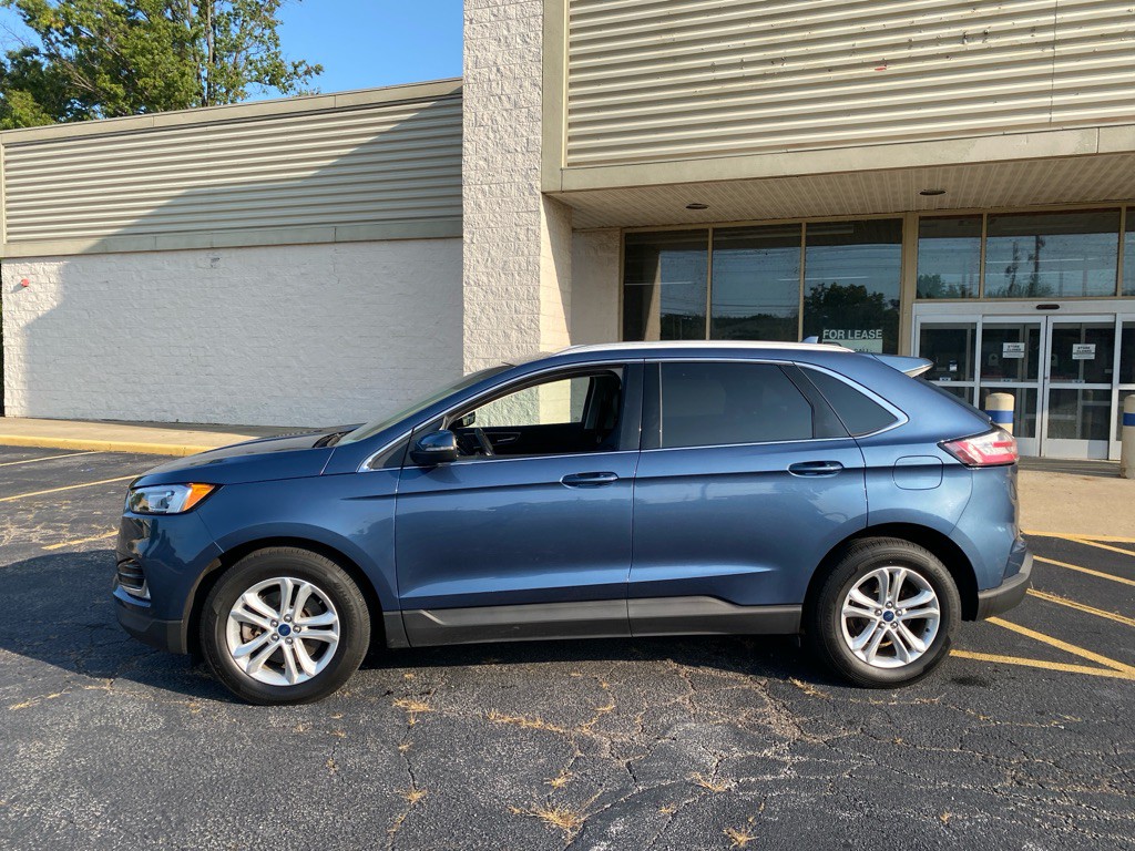 2019 Ford Edge Image 2