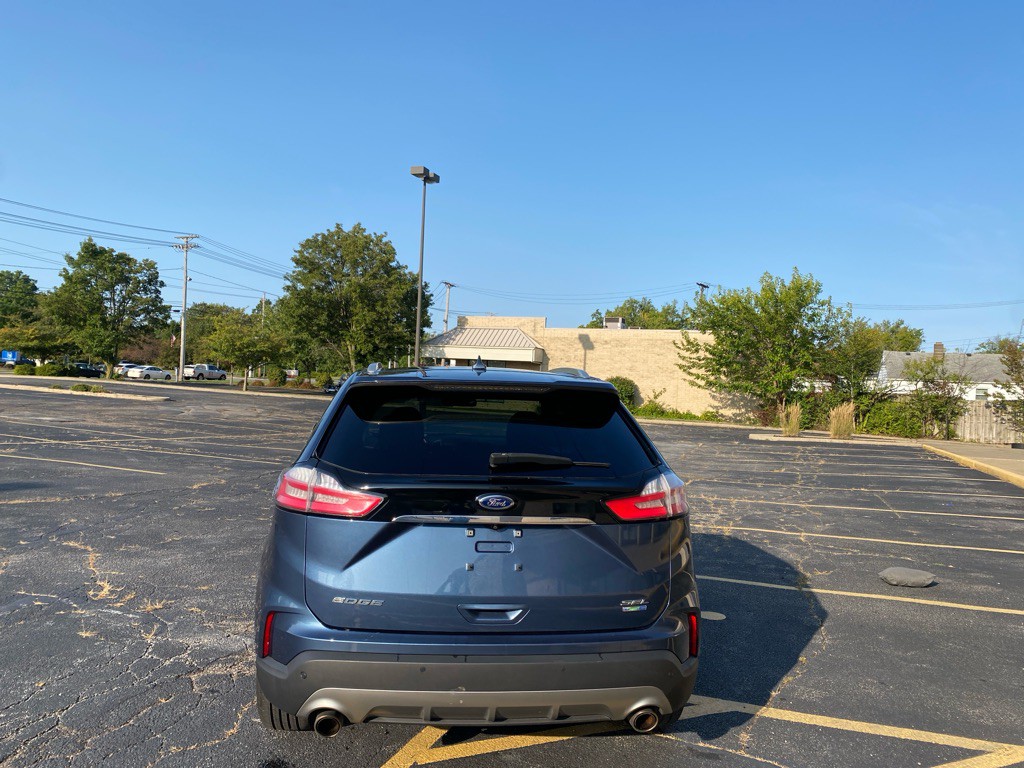 2019 Ford Edge Image 4