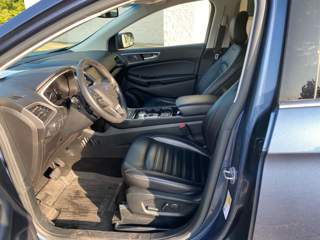 2019 Ford Edge Image 9
