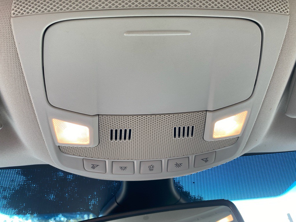 2019 Ford Edge Image 17