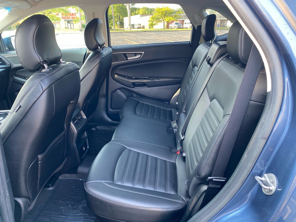 2019 Ford Edge Image 19
