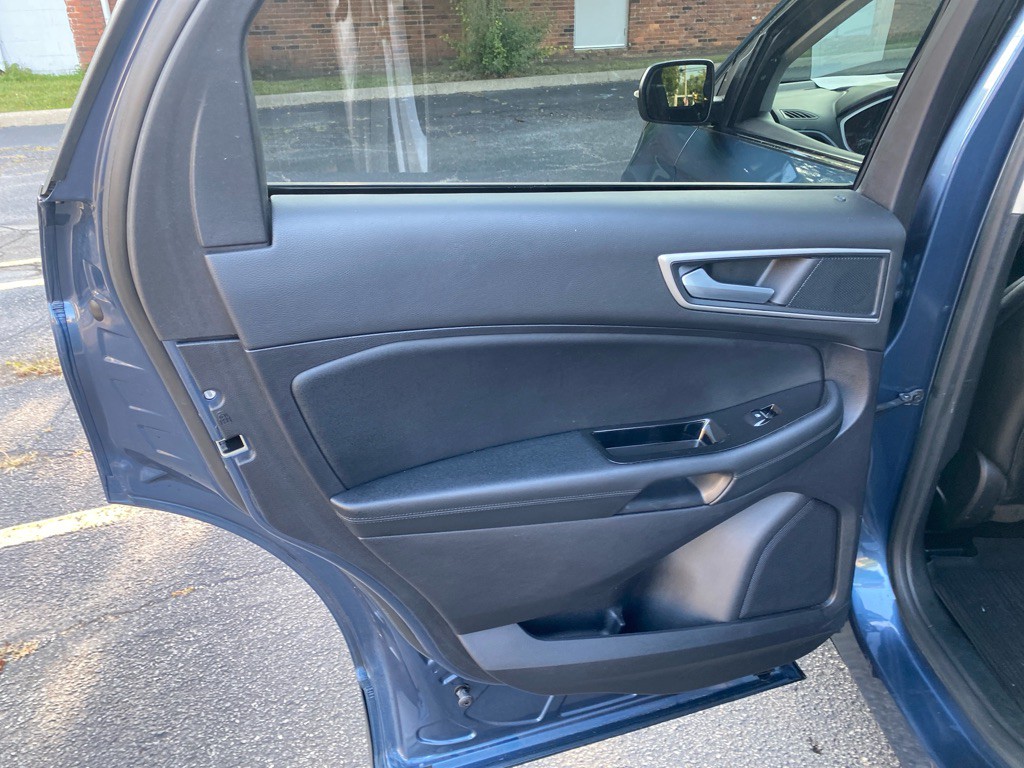 2019 Ford Edge Image 20
