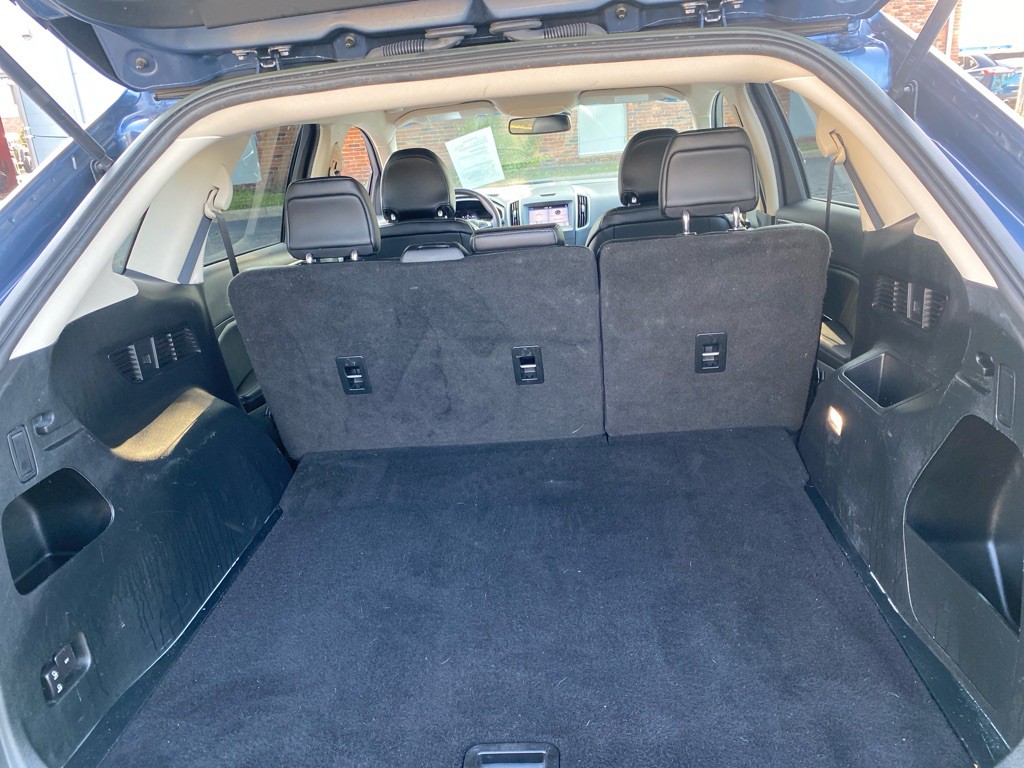 2019 Ford Edge Image 21