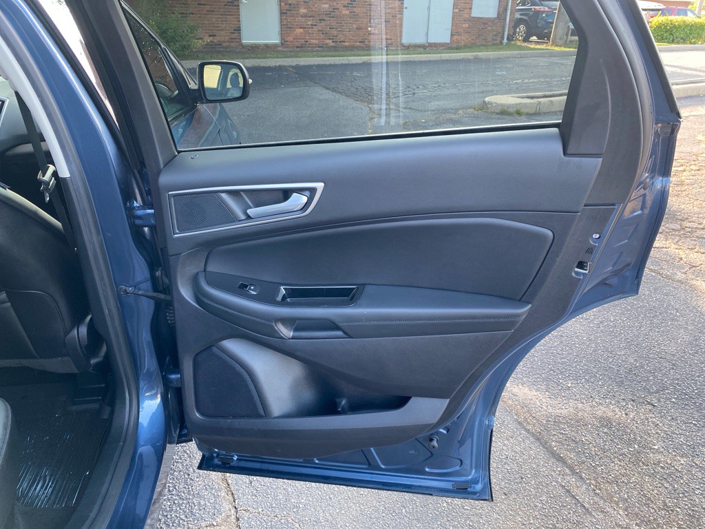 2019 Ford Edge Image 23