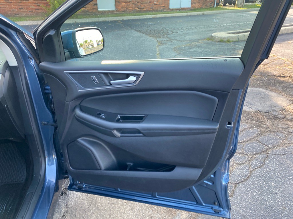 2019 Ford Edge Image 25