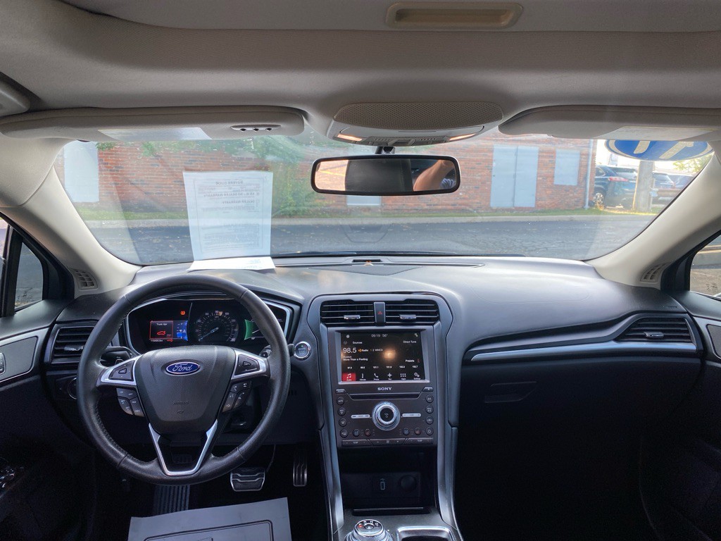 2017 Ford Fusion Image 19
