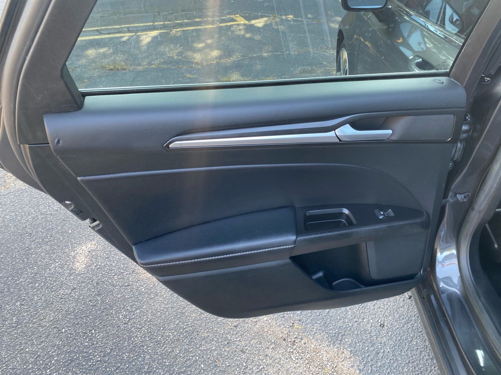 2017 Ford Fusion Image 21