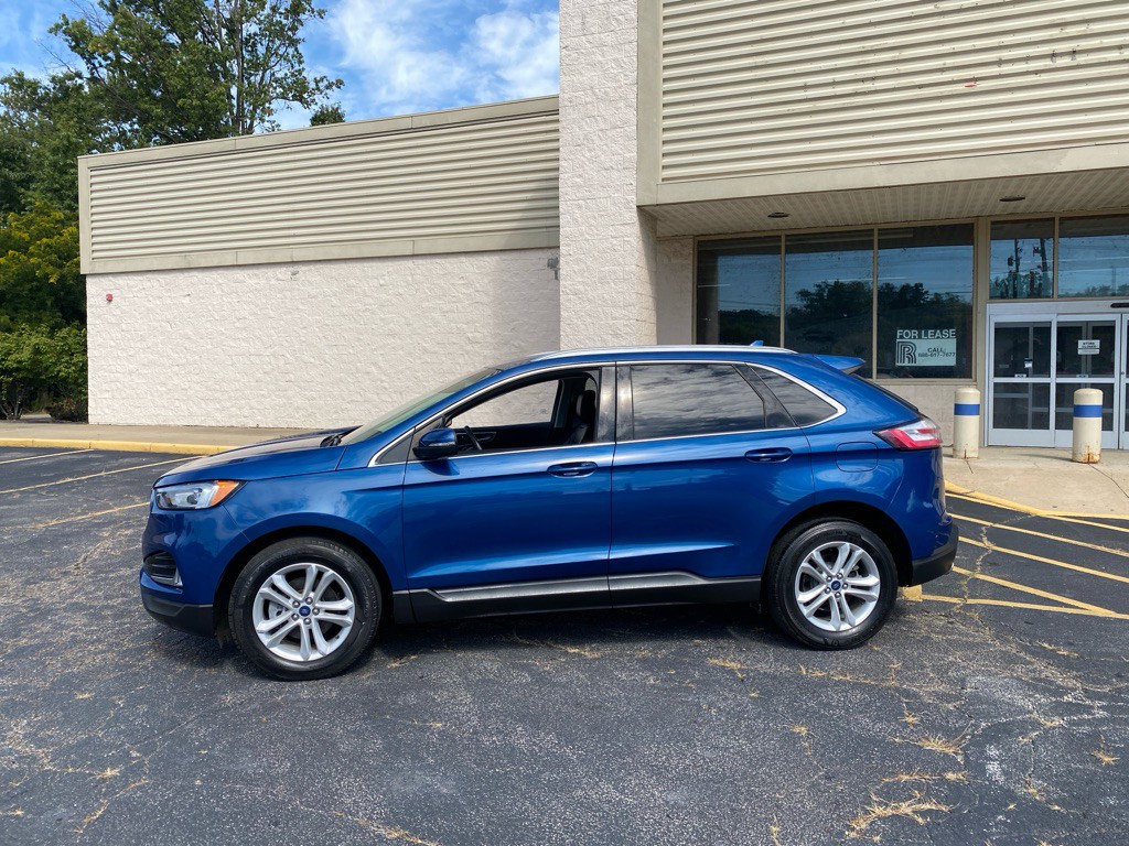 2020 Ford Edge Image 2