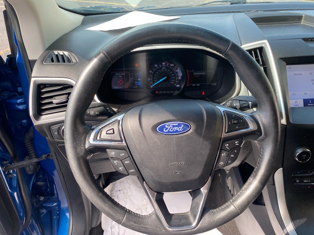 2020 Ford Edge Image 11