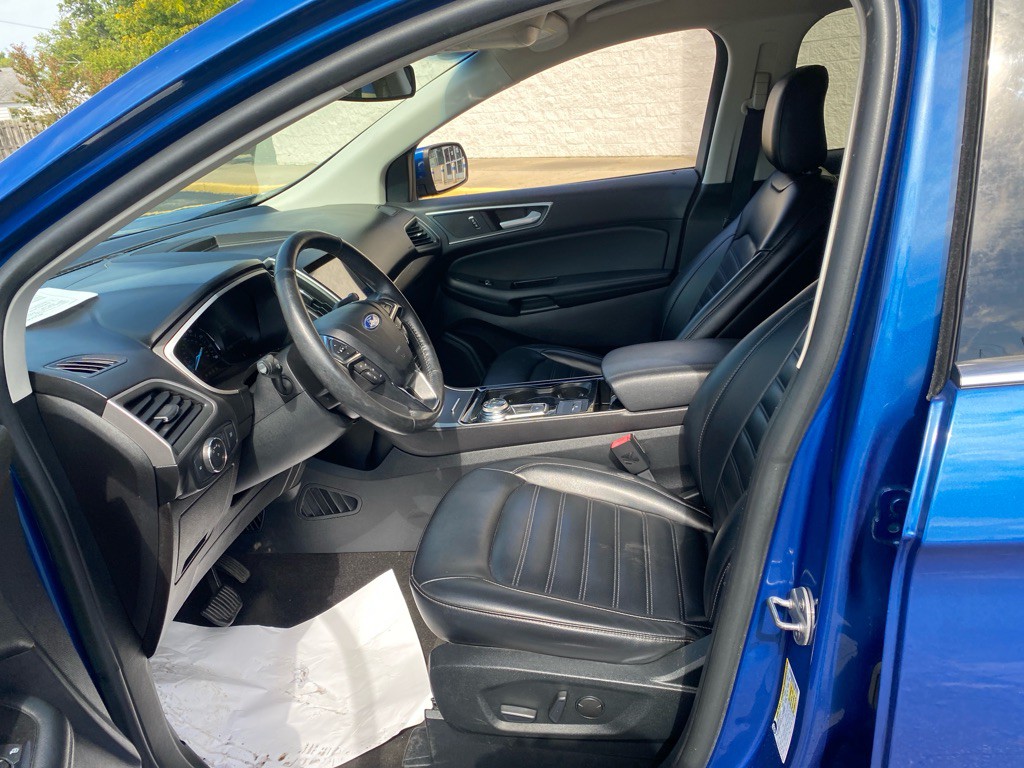 2020 Ford Edge Image 8