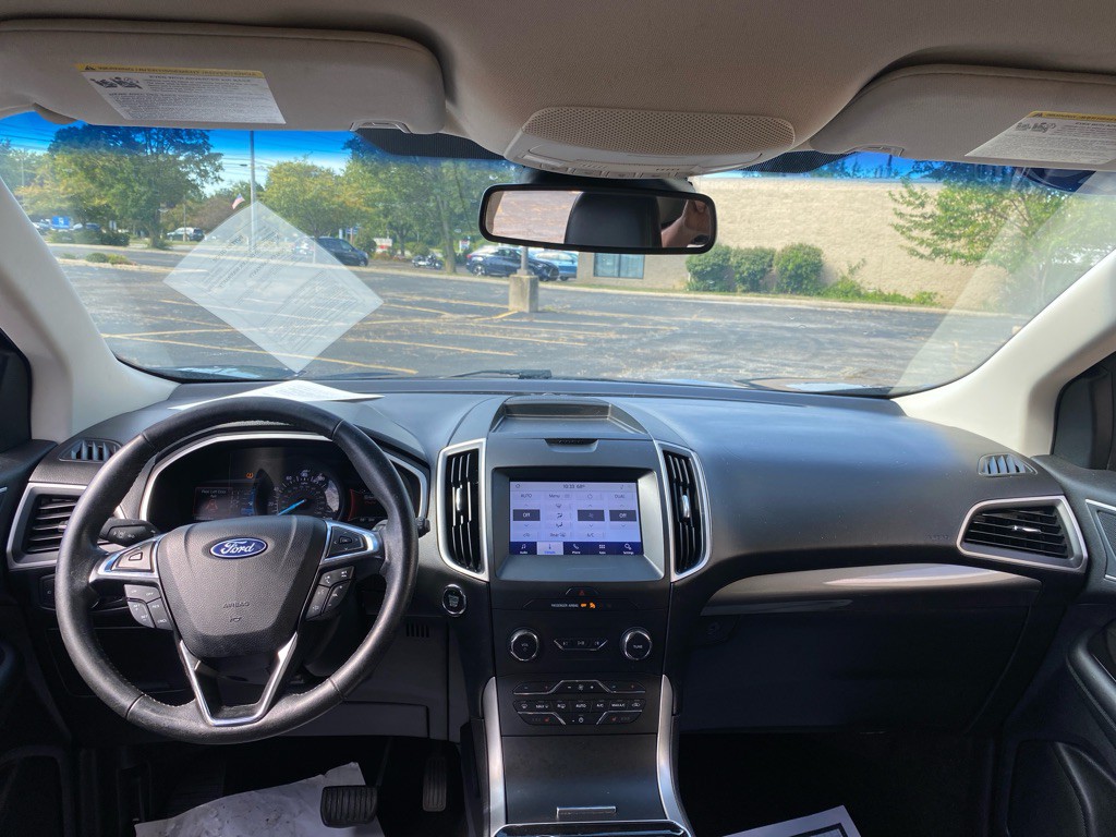 2020 Ford Edge Image 16